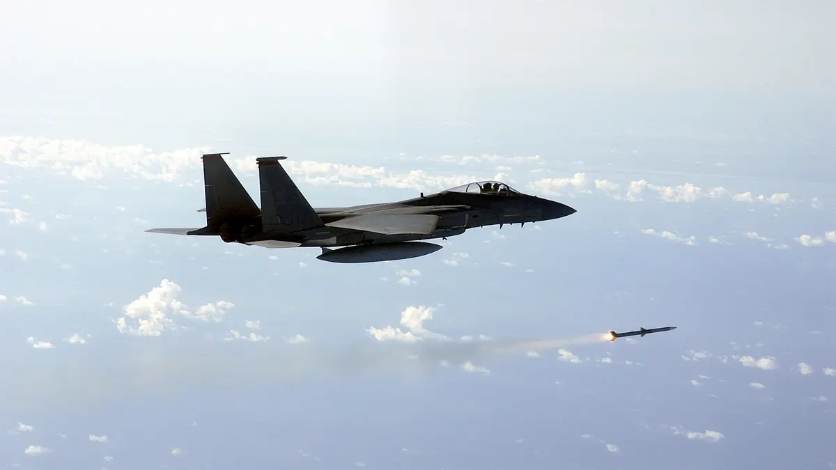 Pentagon Awards $3.5 Billion AMRAAM Contract to Raytheon in Largest Deal of Its Kind